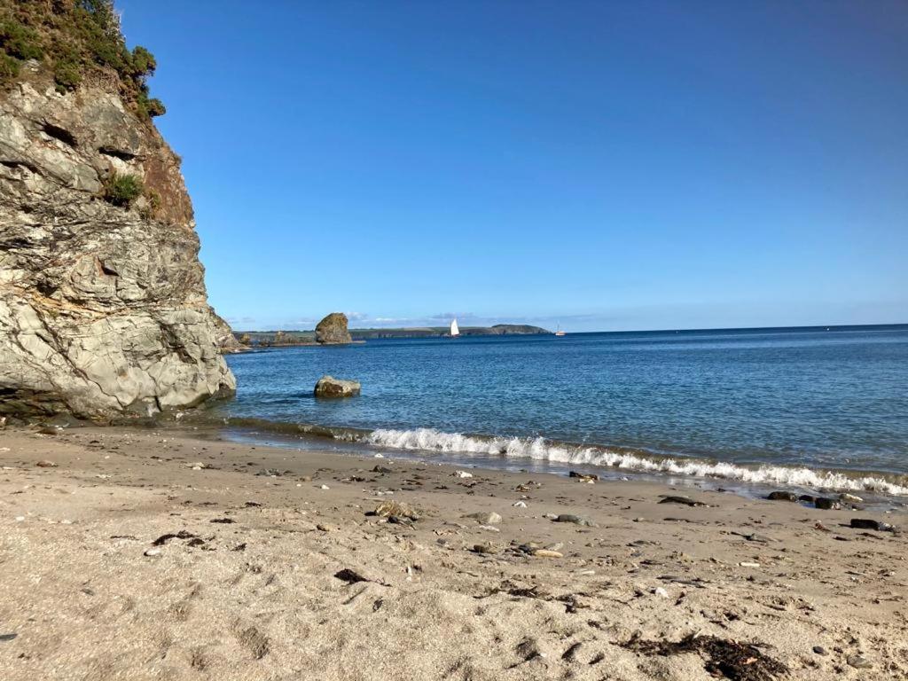 Stunning Apartment, Balconies, Private Beach, Coast Path Charlestown (Cornwall) Exterior foto